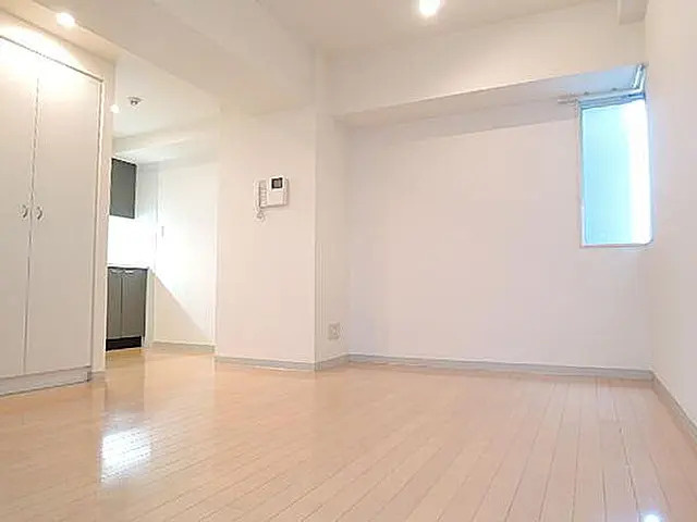 蔵前ローズガーデンの居間・リビング