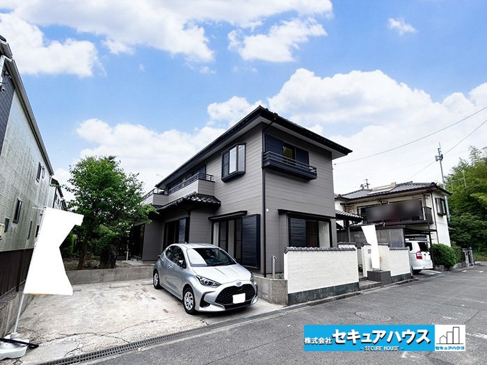 知多市梅が丘2丁目　中古戸建の外観|【土地65坪・建物53坪の5LDKの収納豊富な中古戸建♪】
◆気になる水回りはすべて交換、外壁塗装やクロス張替え等充実のリフォーム内容！
　　　　　　　　　　　　　　　　　　　　　　　　　　　　　　　