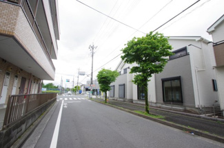 【前面道路含む現地写真】