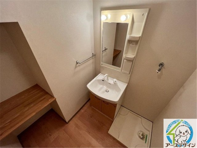 West Hills　壱番館の独立洗面台|※類似部屋
