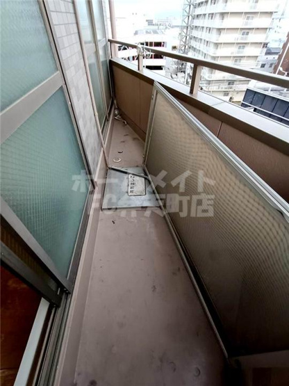 【バルコニー】 | ハイネス磯路 | お洗濯にも便利なバルコニー付き