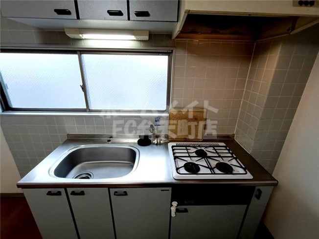 【キッチン】 | ハイネス磯路 | 使いやすいキッチンです