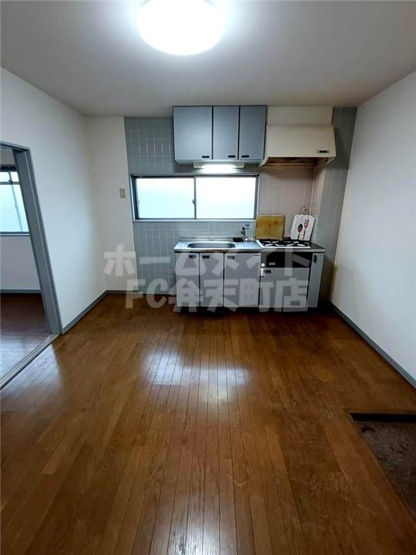 【居間・リビング】 | ハイネス磯路 | 使いやすいリビングです