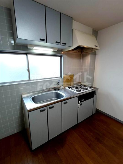 【キッチン】 | ハイネス磯路 | コンパクトなキッチンで掃除もラクラク