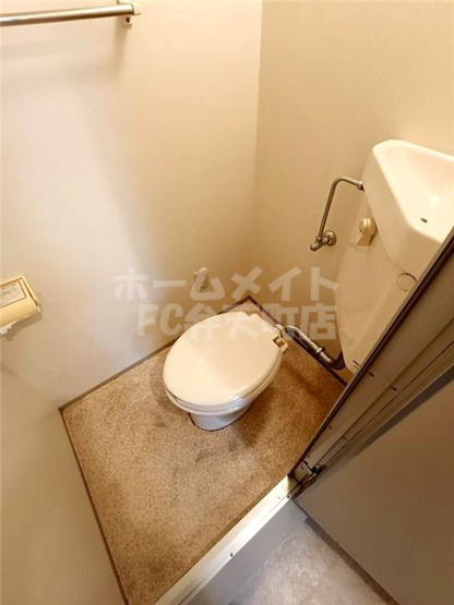 【トイレ】 | ハイネス磯路 | ゆったりとした空間のトイレです