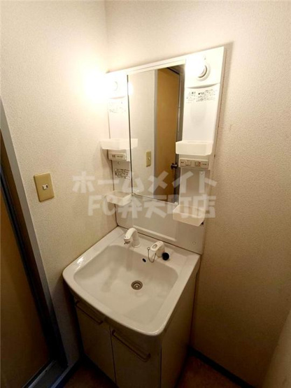 【洗面所】 | ハイネス磯路 | 使いやすい洗面所です