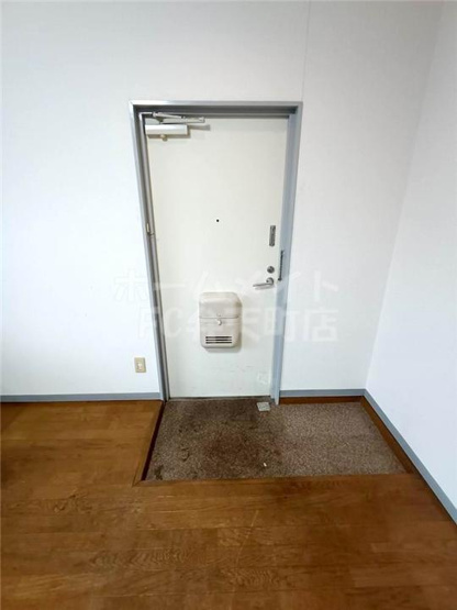 【玄関】 | ハイネス磯路 | 玄関です