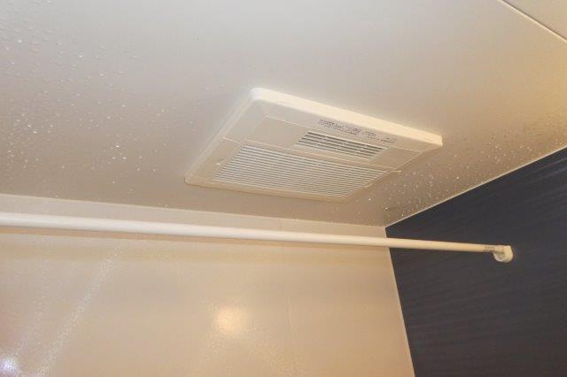 ポム・ダムールＡの浴室|浴室乾燥機