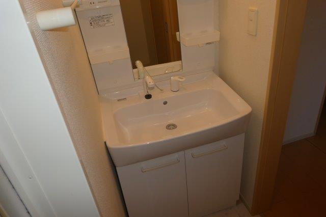 ポム・ダムールＡの独立洗面台|シャンプードレッサー