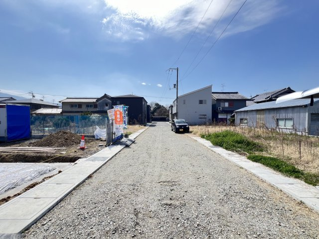 桜井市東新堂5期の前面道路含む現地写真