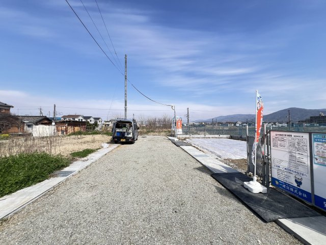 桜井市東新堂5期の前面道路含む現地写真