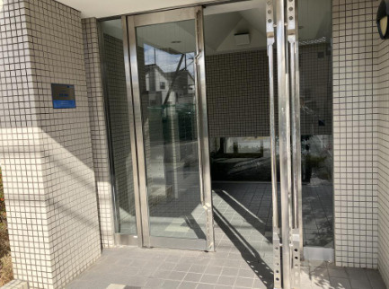 ネオパストラルのエントランス