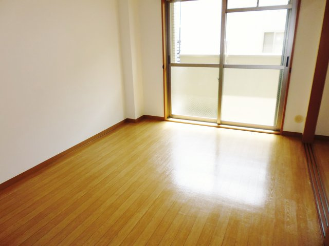 ネオパストラルの洋室