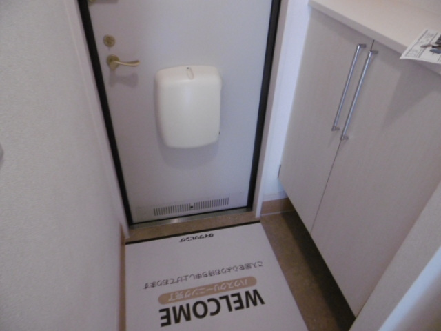 【玄関】 | ヴィル・オランジュD