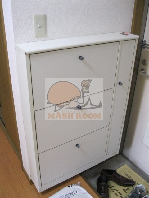 フレンドハイツの玄関