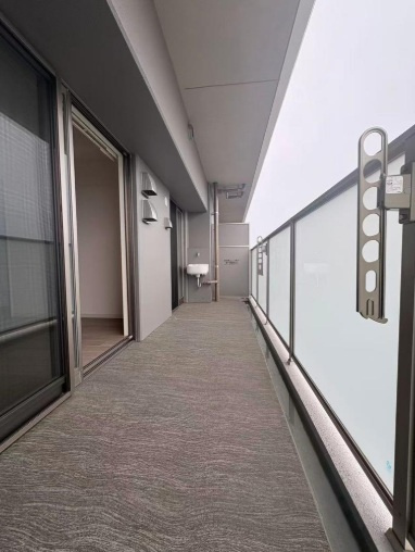 アルファスマート明石東野町人丸ヒルズのバルコニー