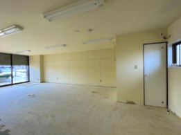 ジョナサン　今之浦ビルの内装