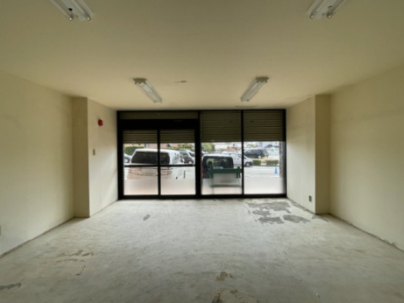 ジョナサン　今之浦ビルの内装