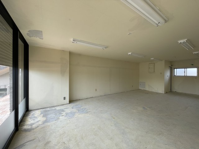 ジョナサン　今之浦ビルの内装