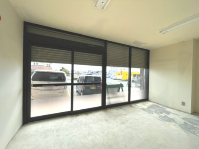 ジョナサン　今之浦ビルの玄関