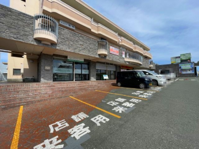 ジョナサン　今之浦ビルの駐車場