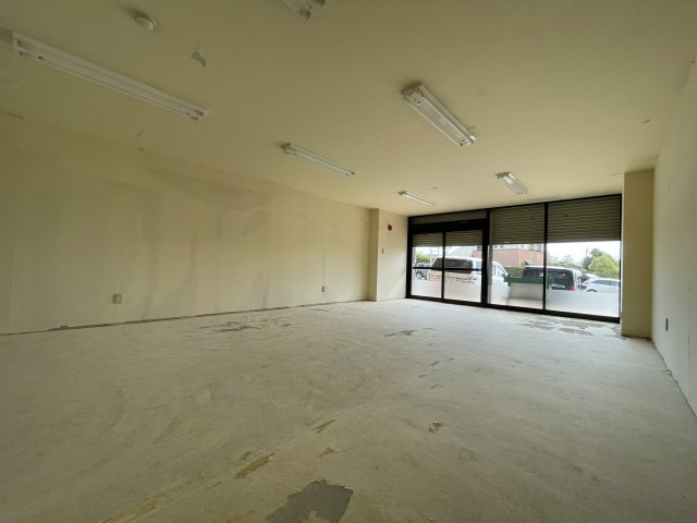 ジョナサン　今之浦ビルの内装