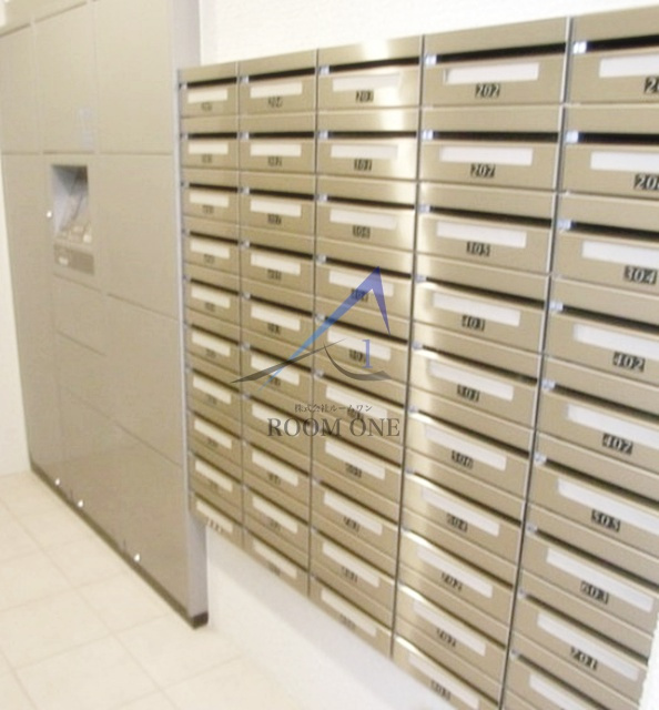 グランヴァンラクシス東大島のその他共用部分|宅配ボックスと集合ポストです。