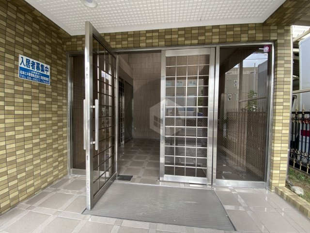 ピアー依奈のエントランス