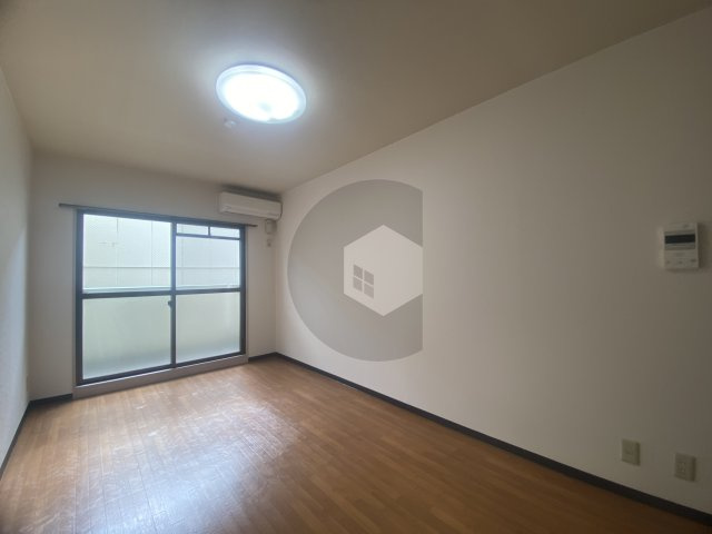 ピアー依奈の洋室