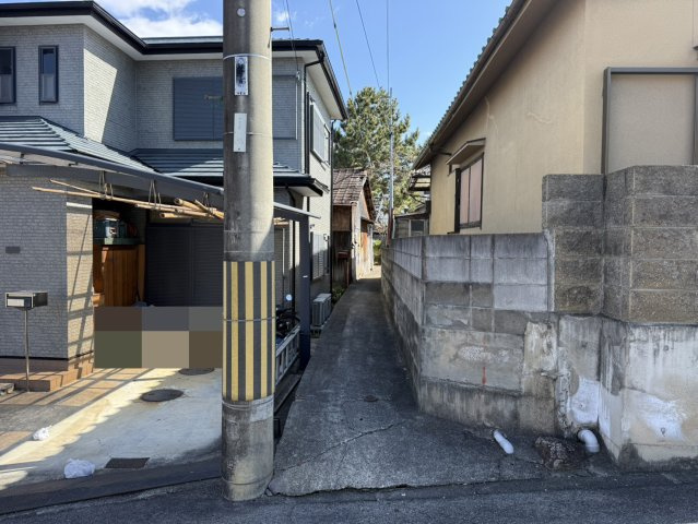 岸和田市尾生町3丁目　古家付き土地の前面道路含む現地写真