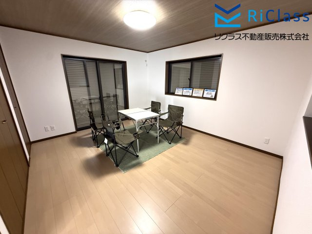 中古戸建　神戸市北区北五葉5丁目16の居間・リビング|ゆったり過ごせるリビングです