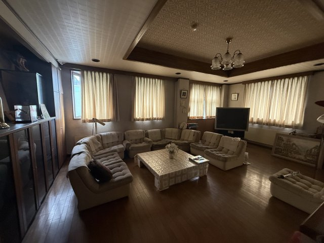 [診療所居宅]藤岡市藤岡856-1,4の居間・リビング