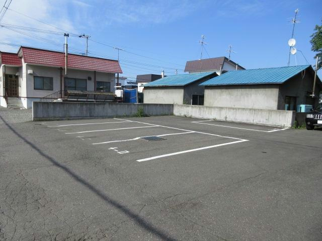 メゾンドモアレの駐車場