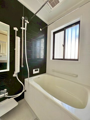 草津市桜ケ丘4丁目　中古戸建ての浴室|浴室乾燥機付きなので、雨の日のお洗濯も困りません。