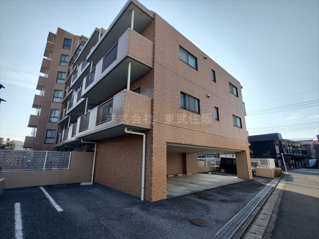 【外観】 | ダイアパレス坂戸 | 角住戸につき開放感があります