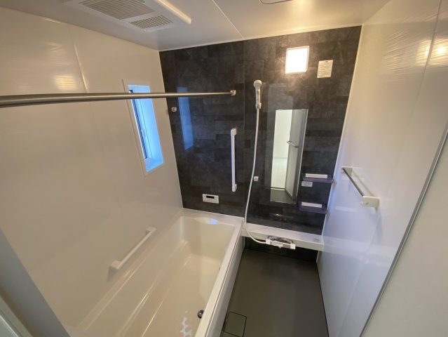 八街市八街に　いろどりアイタウン　新築戸建全3棟1号棟の浴室