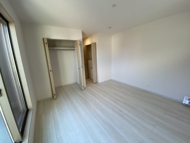 八街市八街に　いろどりアイタウン　新築戸建全3棟1号棟の洋室