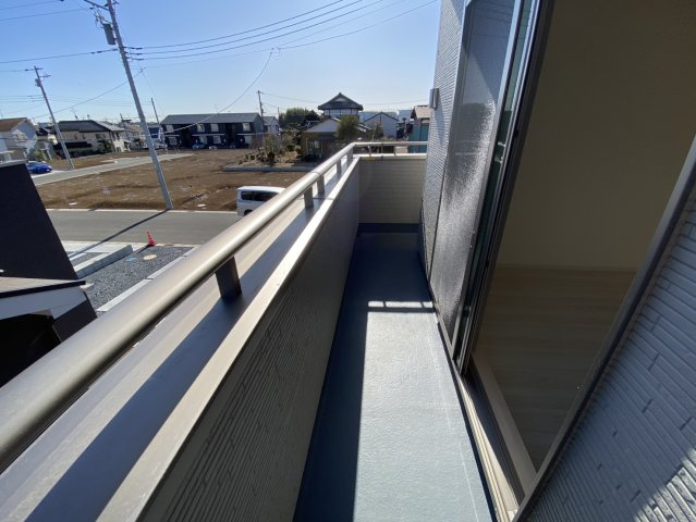 八街市八街に　いろどりアイタウン　新築戸建全3棟1号棟のバルコニー