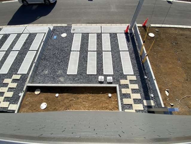 八街市八街に　いろどりアイタウン　新築戸建全3棟1号棟の駐車場