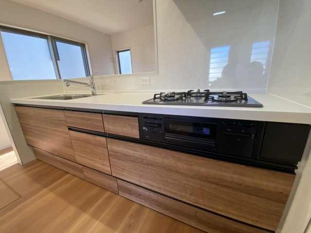 八街市八街に　いろどりアイタウン　新築戸建全3棟2号棟のキッチン