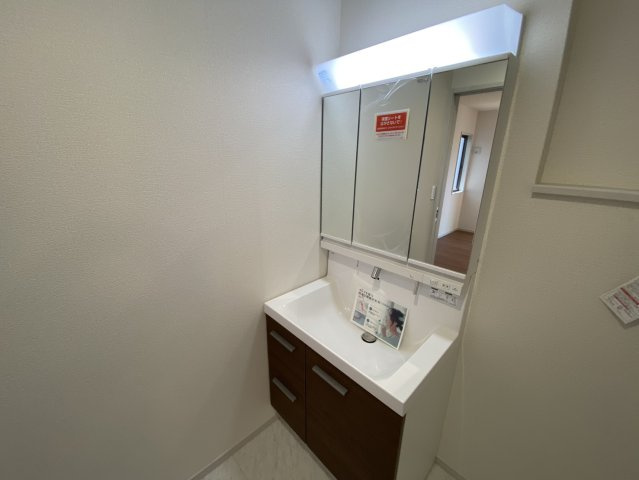 八街市八街に　いろどりアイタウン　新築戸建全3棟2号棟の独立洗面台