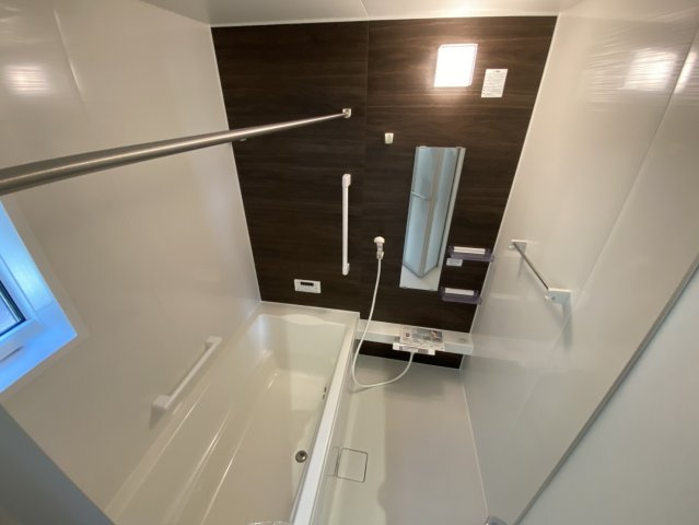 八街市八街に　いろどりアイタウン　新築戸建全3棟2号棟の浴室