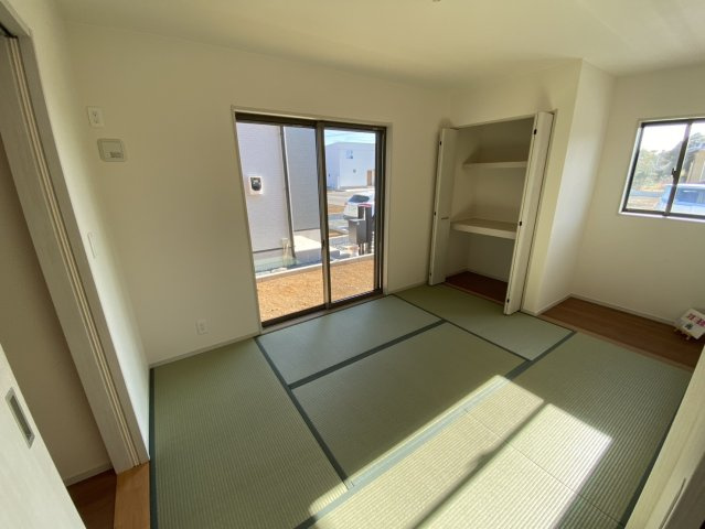 八街市八街に　いろどりアイタウン　新築戸建全3棟2号棟の和室
