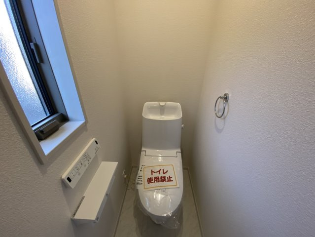 八街市八街に　いろどりアイタウン　新築戸建全3棟2号棟のトイレ