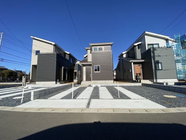 八街市八街に　いろどりアイタウン　新築戸建全3棟2号棟の駐車場