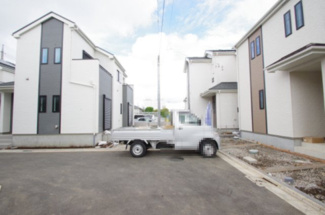 【前面道路含む現地写真】 | 【仲介手数料無料！！】府中市日新町3丁目　新築戸建て（全16棟）P号棟　5590万円