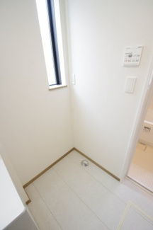 【ランドリースペース】 | 【仲介手数料無料！！】府中市日新町3丁目　新築戸建て（全16棟）P号棟　5590万円