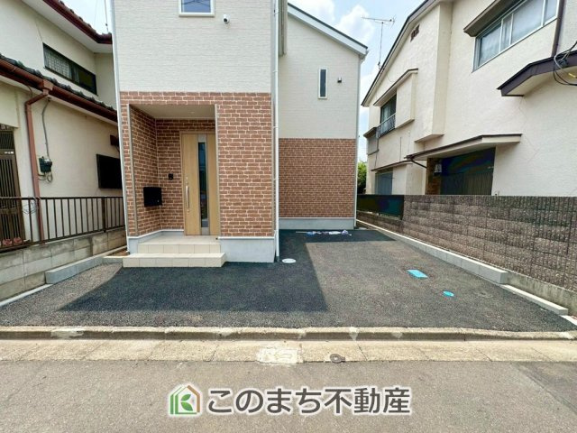 CRADLEGARDEN宇都宮市桜第3の駐車場|前面道路は交通量が少なく、運転が苦手な方でも落ち着いて出し入れ出来ます☆

