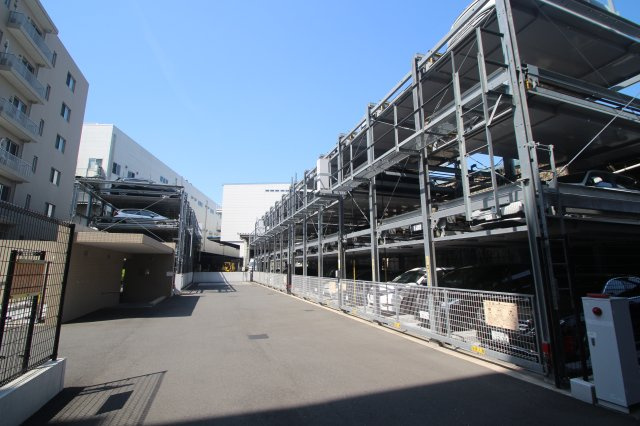 アールブラン二子多摩川レジデンス駐車場100の駐車場