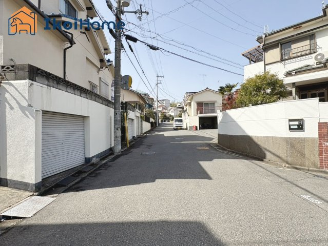 明石市大久保町山手台２丁目　土地の前面道路含む現地写真|●年中無休：当日予約可●前面道路●北西側広く幅員約5.8mございますのでお車の出し入れも安心です。